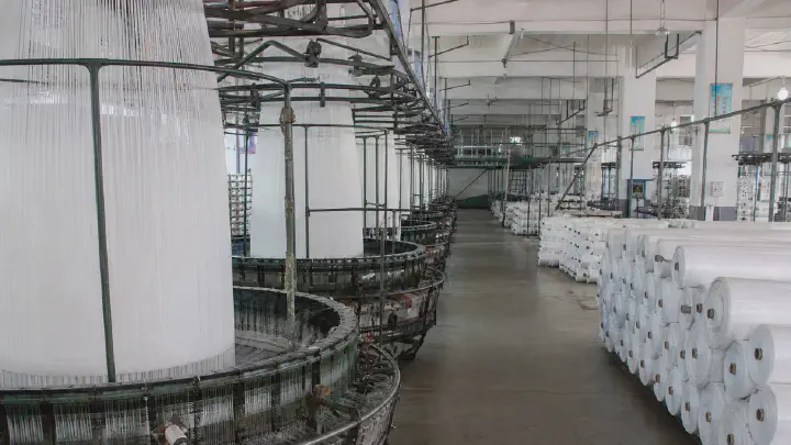 PP PE woven roll production workshop