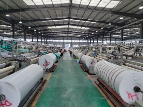 PP/PE織布ロール工場の生産現場